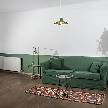 Lounge *